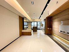 🏡【巨蛋商圈｜全屋裝潢美宅｜稀有平車】