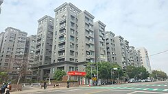 逢甲水湳經貿大鵬新城5房+平車次頂樓