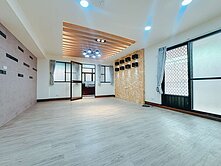 近小港捷運🚇漢民商圈低總價🚗3房平車