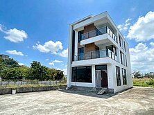 冬山一宅留白山水靜墨百坪電梯農舍