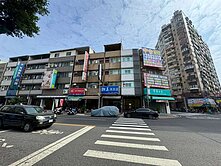 陽明.大豐商圈｜翻新燙金騎樓透天店住