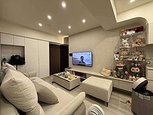 高雄大學/微美居御金特區2+1房2衛平車