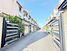 屏東市~崇蘭商圈~雙車別墅大面寬~屋況優