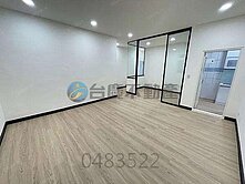 中路特區一樓全新裝潢三房車