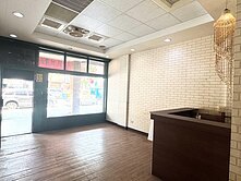 苓雅三多路漂亮面寬透天店面
