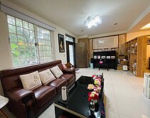 礁溪白雲~台灣房屋婕如~小豬