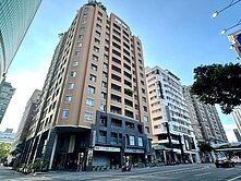 市民廣場旁敬業名人四房雙平車