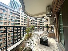 【京城之星】巨蛋商圈|四房＋平面車位稀有釋出