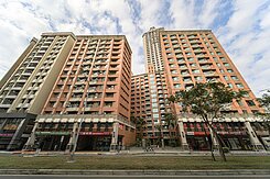 農十六#百貨條街之我家對面龍華國小｜景觀大四房平車