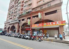 楠梓商圈運動中心旁壯觀羅馬帝王大面寬1+2+3樓