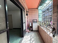 新埔站~巷口就是捷運1號出口/稀有電梯華廈/價好談