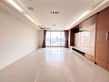 三代同堂沒問題❤️室內可騎腳踏車超大四房配雙平車