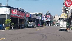 五甲商圈透天店店住