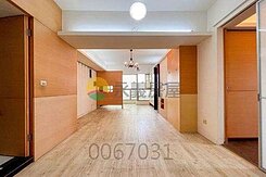 景色宜人，空間迷人”世界之窗”四房車