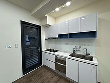 恩仔推薦🏀四月泊樂｜中國醫三房平車｜社區最便宜