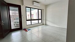 《娟娟房地產》全新邊間可孝親房雙車美墅