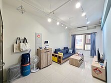 三多商圈～屋況良好衛浴開窗～8年屋明亮大2房