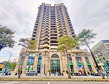 $299捷運三民高中白金漢宮景觀尊邸4房坡平雙車