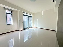 竹北國中社區透天車庫雙車有警衛免追垃圾車