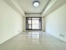 勝利商圈｜5年屋知名建商質感三房平車・室內大25坪