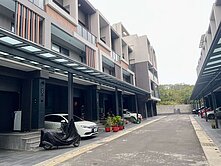 台積電20廠旁｜近竹科｜輕屋齡雙車透天