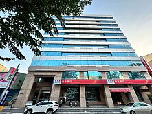 【裕國辦公大樓】高樓四面採光百坪商辦配３車