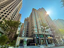 R13富邦百貨旁｜農16公園邊間輕裝潢大2房＋車位