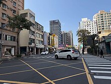 超值黃金三角窗1-3樓大面寬百坪電梯店霸