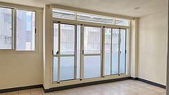 何厝街大坪數公寓一層一戶近文心櫻花捷運站