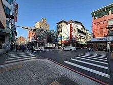 正義文化商圈一樓｜門口方便停車