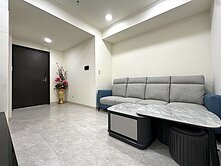 亞灣|愛河畔🌈捷運輕軌✨超稀有輕裝潢🔥兩房平車