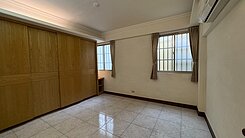 仁武八卦寮臨路超優質車墅透天(不淹水)