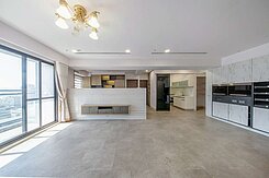 前鎮l公園首排l連號雙平車l明星學區宅