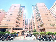 衛武營｜瑞隆商圈｜低總價好入手3房車位可配