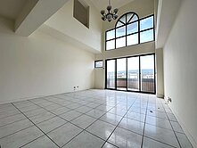 珍心推薦~伯爵仁愛特區明亮四房樓中樓+車位