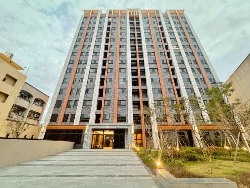 北區和緯生活圈~佳鋐郡全新兩房平車