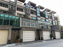 鄭子寮近新光三越電梯大別墅
