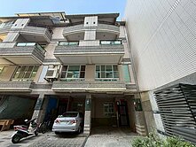 ★映美墅★明鳳公園旁優質社區型優美車墅