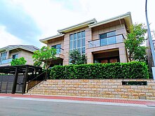 比佛利大山莊｜全新獨棟豪華電梯別墅