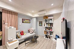 華鳳輕屋齡|美裝潢2房|可停休旅車位