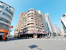 盧麗玲-左營高鐵商圈★稀有大四房平車★三鐵共構宅