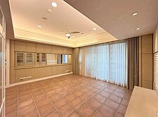 屋主大降價  龍寶心臻邸大4房朝南 美裝潢3平車位