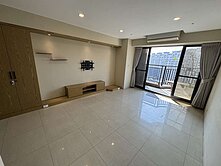 巨蛋領市館高樓層景觀大三房平面車位