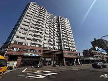 南屯國小旁｜雙主臥室內45坪｜高樓層雙車位景觀宅