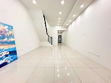 楊小扁~鄰大寮河堤四套房翻修美透天