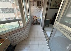 鳳山正義車站陽台進出四房+車位