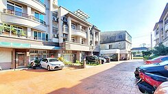 √小茵首選㊣獨家稀有釋出~西屯中科大地坪雙車別墅