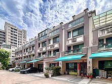 降❗️新高學區~墅立方~稀有雙車經屋齡透天