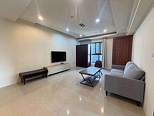 南區中山醫大慶Room28大二房雙衛浴開窗+平車