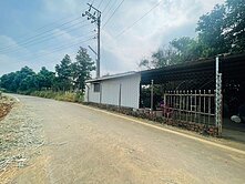 中正大學旁，低負擔開心農場，果樹保留有工作室